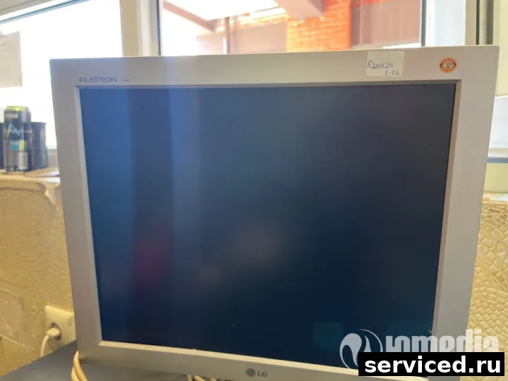 LCD монитор 17-19" LG L1730S