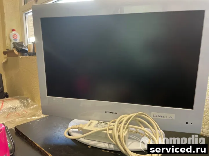 LCD монитор 17-19" Supra V1J06