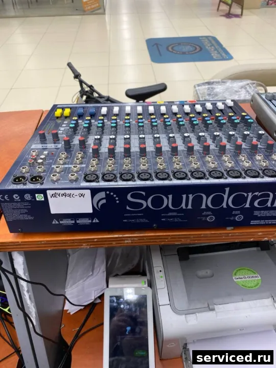 Микшерный пульт  soundcraft