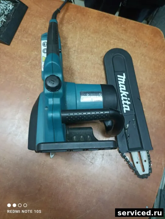 Электропила Makita UC3020A