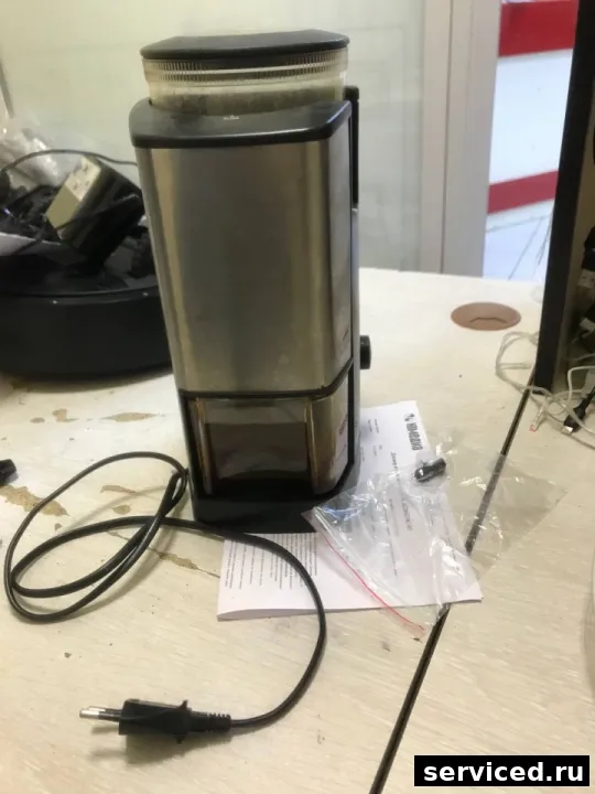 Кофемолка Bork J710